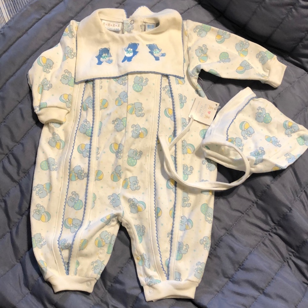 NWT Welcome Home baby outfit with hat
